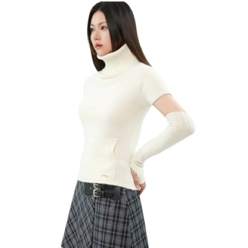 Urban Outfitters x Curetty Cream Sweater and Arm Warmers Size Small